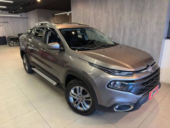 FIAT TORO 2.0 16V TURBO DIESEL FREEDOM 4WD AT9 FIAT TORO 2.0 16V TURBO DIESEL FREEDOM 4WD AT9